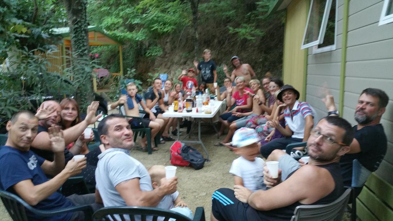 Camping Les Sources Saint-Jean-du-Gard Exterior photo